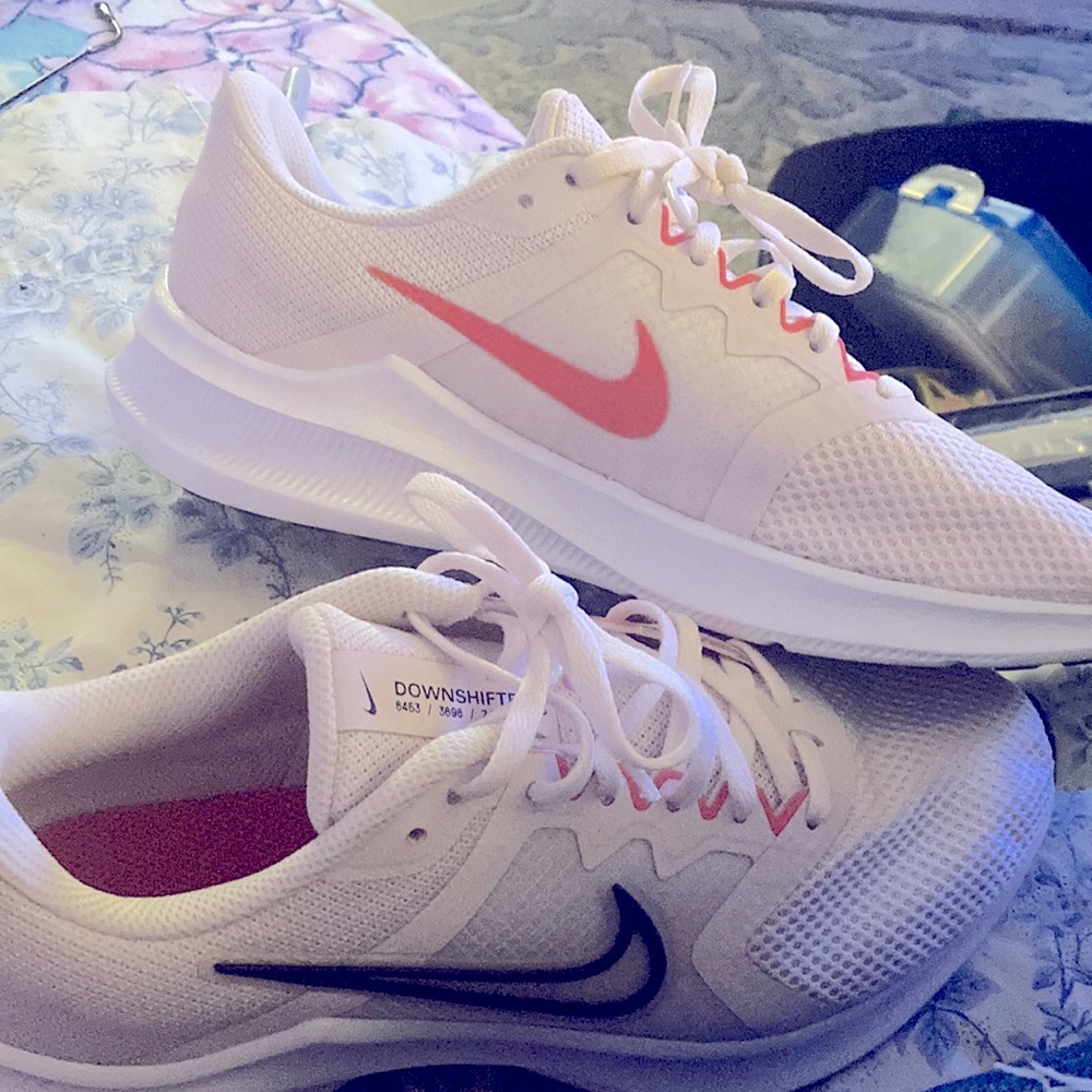 Size woman’s 8.5